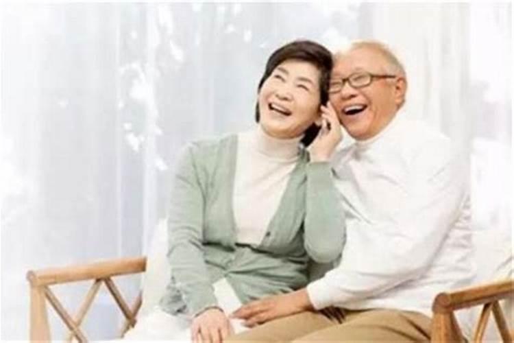 梦见死去父母我在搞卫生什么意思？