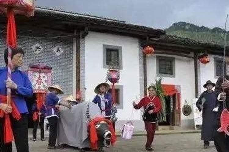 立春时刻风俗