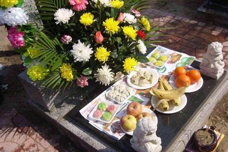 如何去寺庙祭奠去世的亲人？
