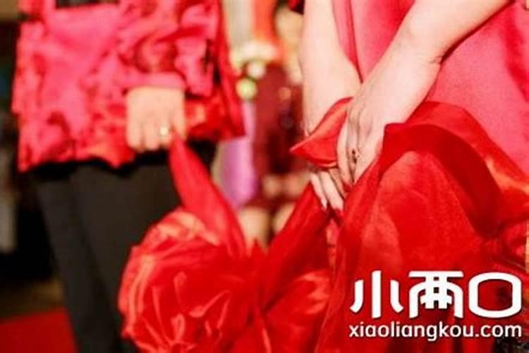 婚配出八字都是女方先给男方喝吗？