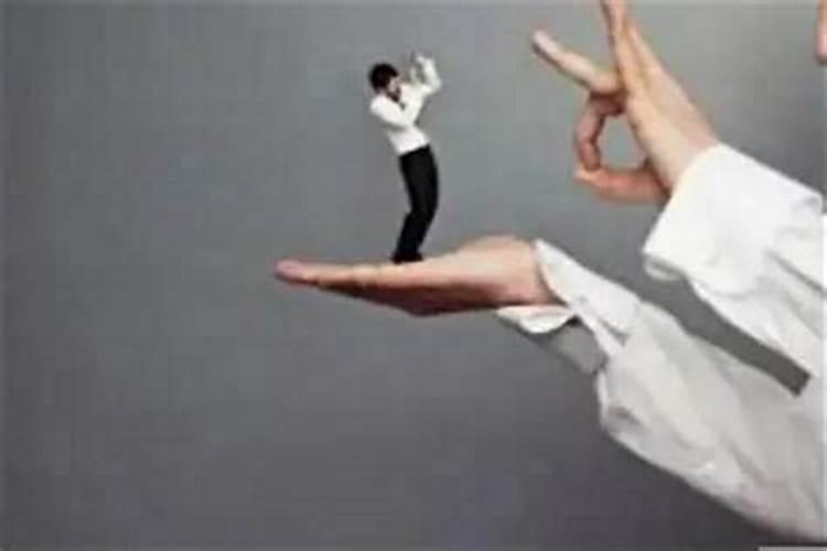 如何化解身边的小人害人之灾？