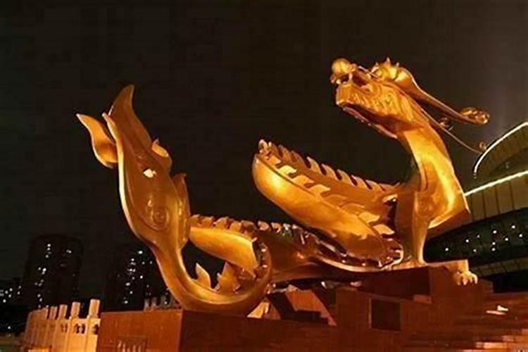 属龙犯太岁适合带什么？