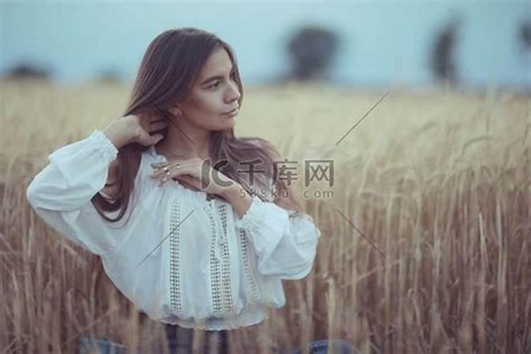 梦见漂亮的美女喜欢我