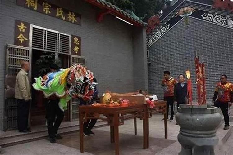 七月十五上坟用戴孝吗？
